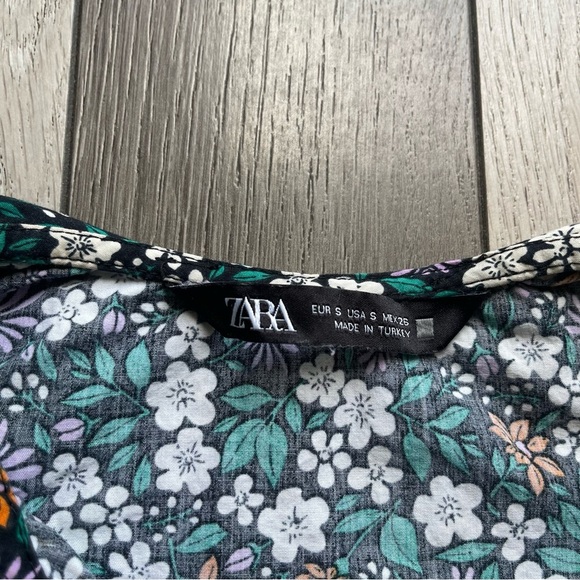 Zara Floral Blouse with Ruffled Collar - Picture 3 of 10
